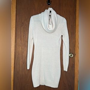 SMALL H&M White Turtleneck, Long-Sleeve Sweater Dress